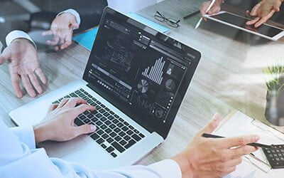 Dolgozzon akár adatelemzőként vagy csapatvezetőként, az elemzések vagy új ötletek prezentálása a vezetőség felé mindig ijesztő lehet. Sikerül majd átadni az üzenetet? Értékelni fogják a meglátásait? Elég meggyőző a bemutatója?